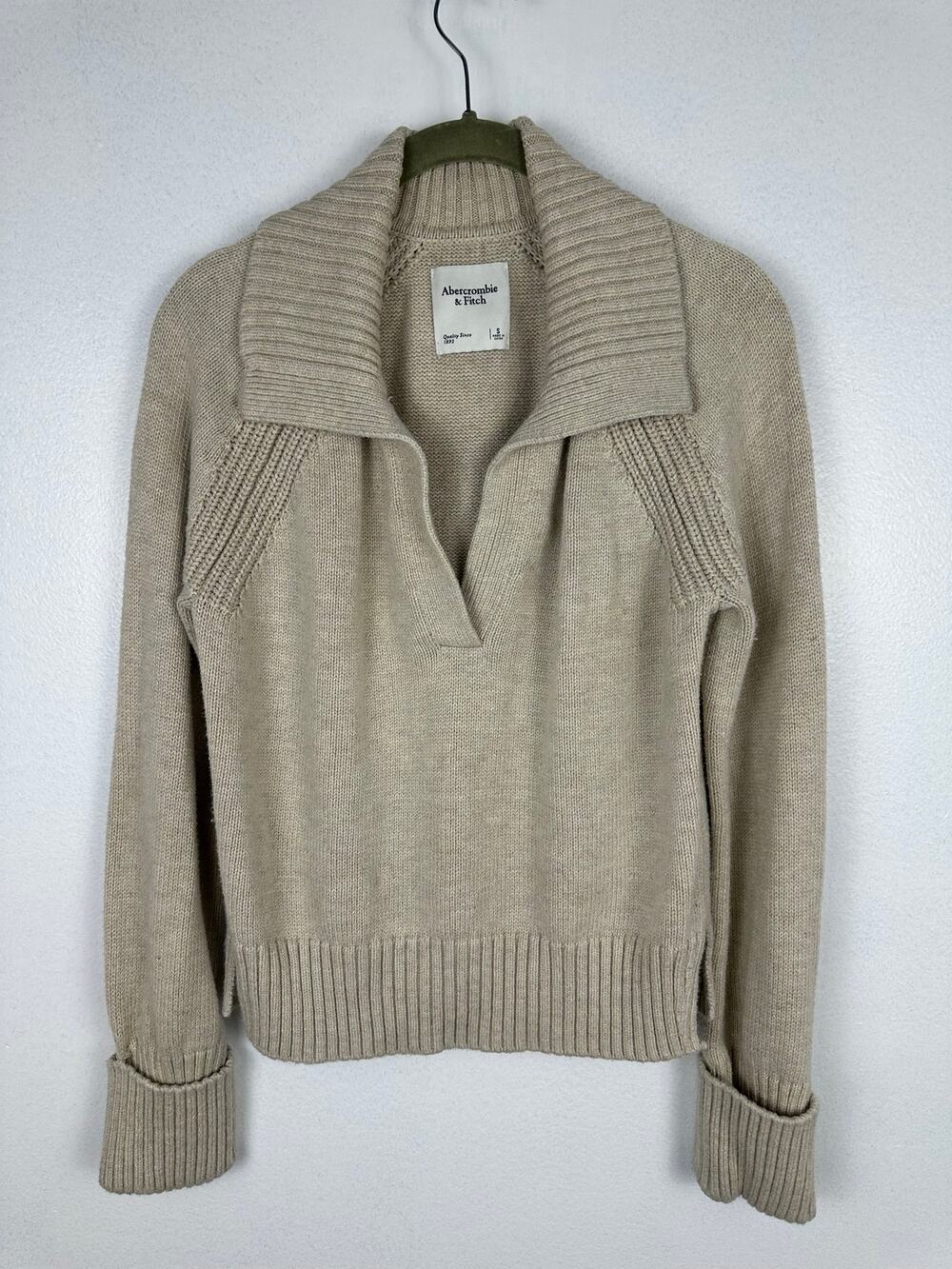 Abercrombie & Fitch Women's Notch-Neck Beige Sweater pullover v-neck polo Small